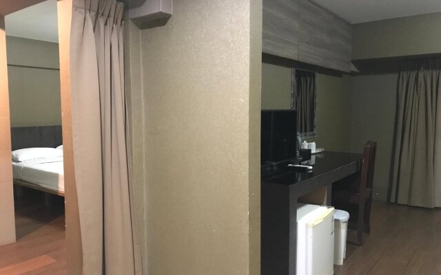 Watana Hotel