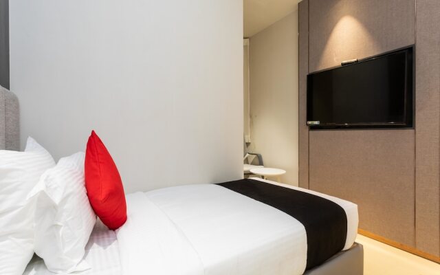 Townhouse OAK Hotel Oasis Blue