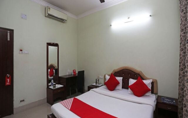 Oyo 27644 Cozycom