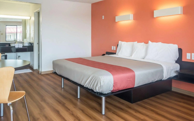 Motel 6 Mesquite, TX - Rodeo - Convention Ctr