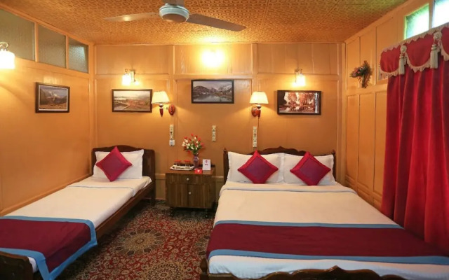 Ritz HouseBoat Srinagar