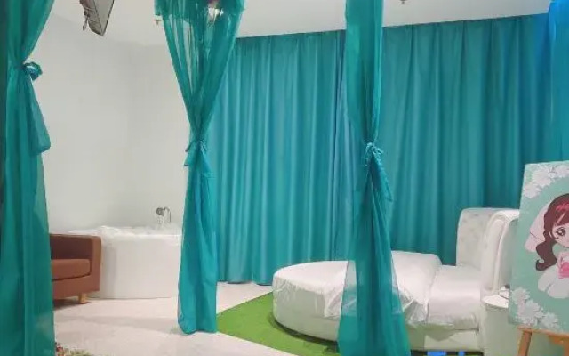 Love Me Couples' Theme Hotel