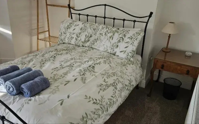 Stylish 2-bed House in Stamford Town Centre
