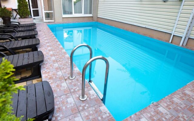 Amigo Hotel