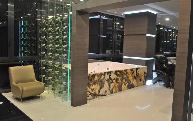 Hotel Paris Luxury Suites
