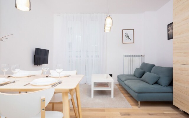 Stępińska Apartment Warszawa by Renters