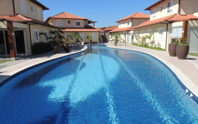 Casa com 3 Quartos em Condomínio Geriba