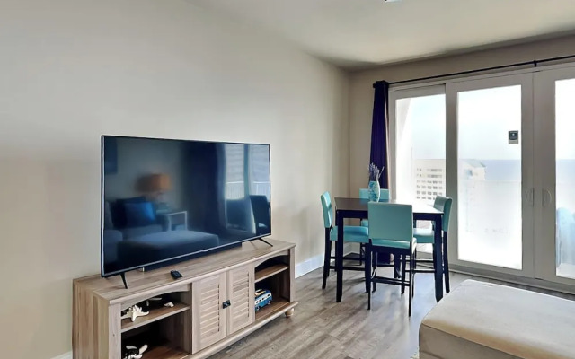 Laketown Wharf #1126