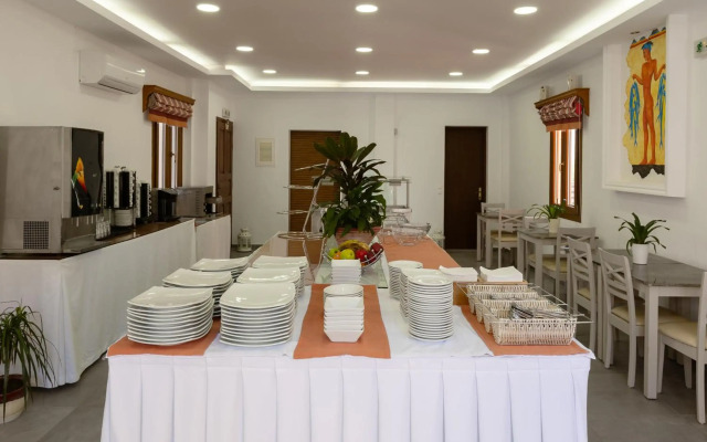 Polydefkis Hotel