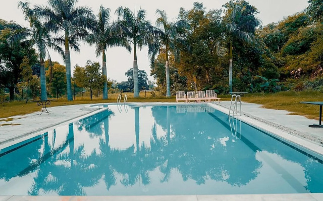 Chandra Hill Resort