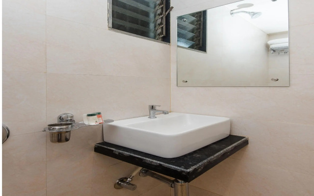 Hotel Sai Suites - Near Dadar Station