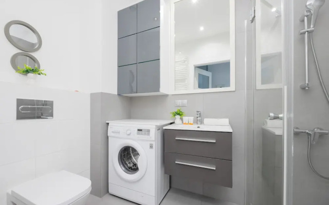 Burakowska 16 Apartment by Renters