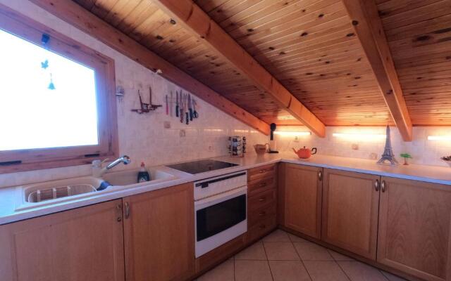 Loft apartment 20m from sea