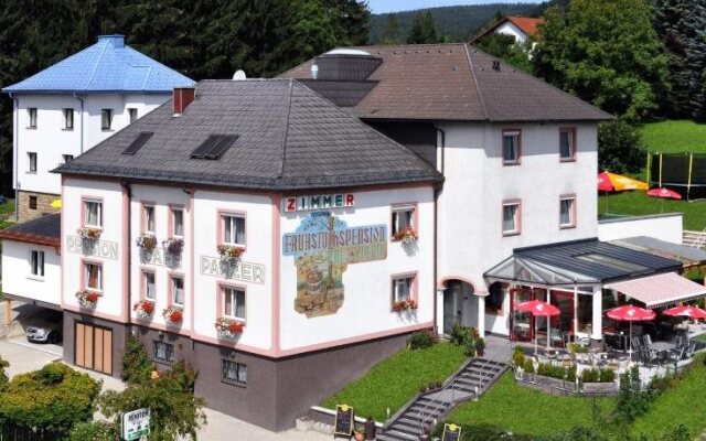 Pension Parzer Pressbaum bei Wien