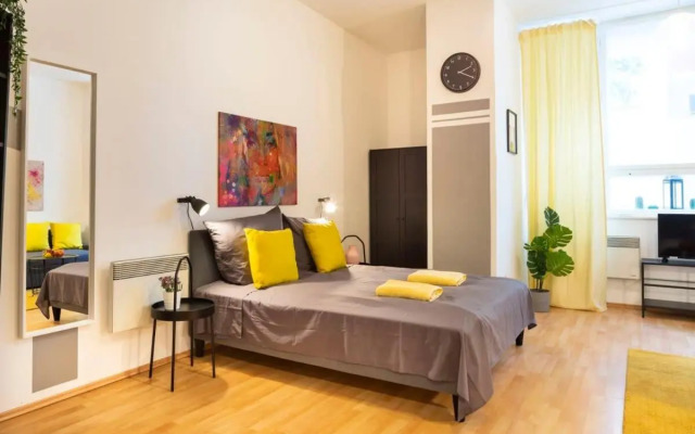 Cozy 2 room apartment next to Hermannstraße