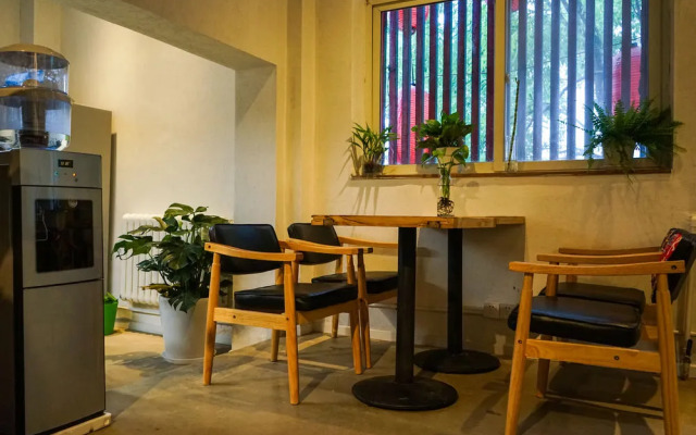 See you Hostel Lama Temple&Tian'anmen& Forbidden City ,One stop on the special line to the airport