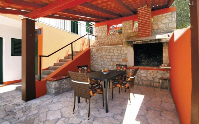 Stunning Home in Sparadici With Wifi and 2 Bedrooms