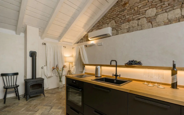 Luxury Apartment Lina - III