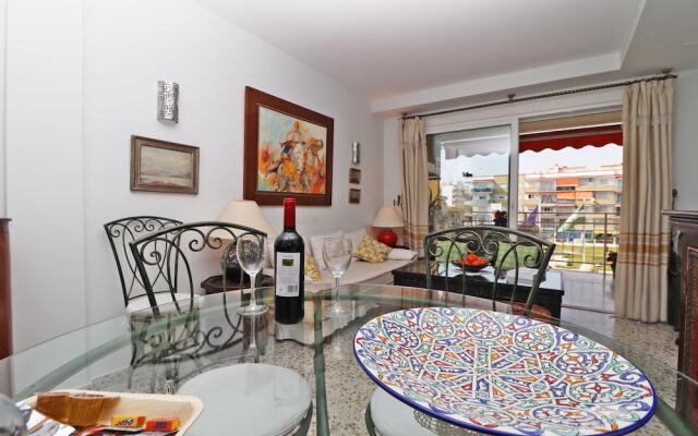 Del Parque Flats Castillo