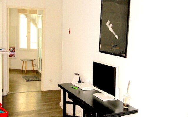 1 Chambre Latour Maubourg