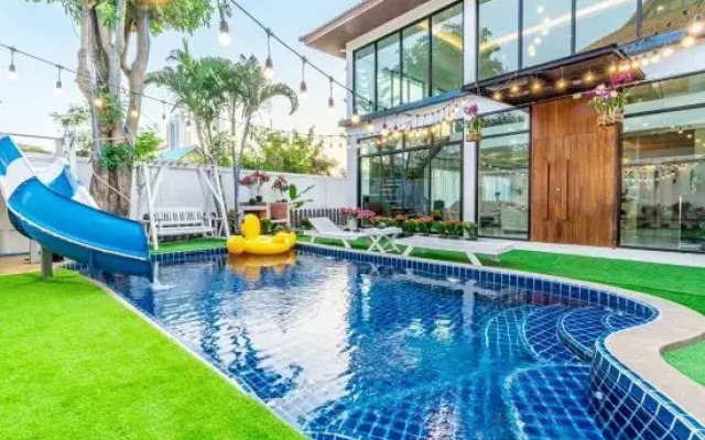 J2. Urban Supper Deluxe Villa 600m from beach
