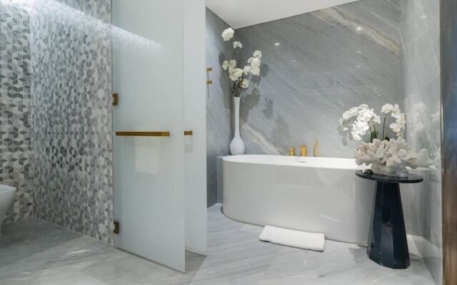 Five Palm Jumeirah Luxurious 2bdr Stunning Views