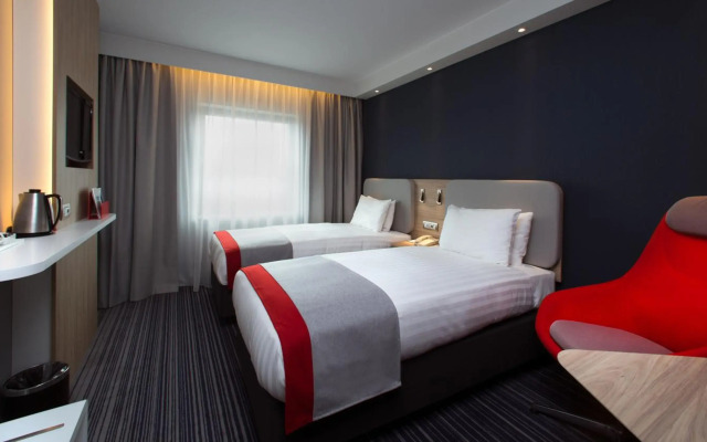 Holiday Inn Express Geneva Airport by IHG