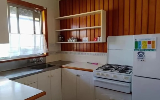 Fletcher Christian Apartments - Manava Suites
