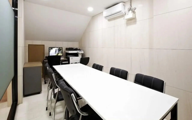 Urban Boutique Hotel