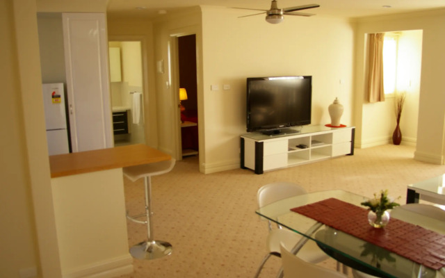 Deakin Executive Apartment