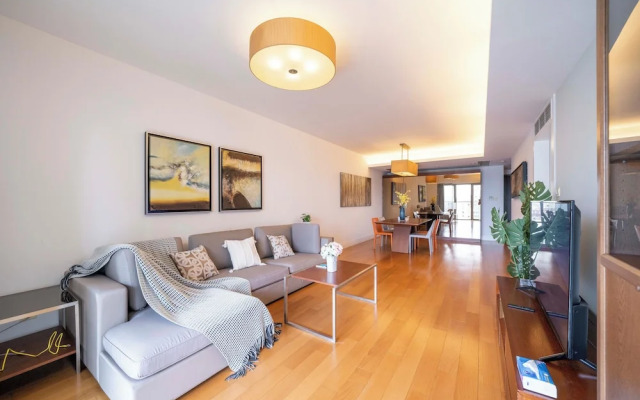 Tyms Spacious 2BR 1BA Apt Xuhui Metro