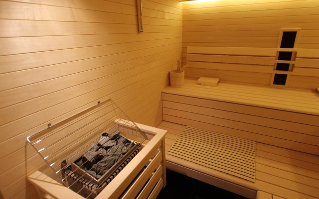 Sunlit Apartment with Infrared Sauna in Fieberbrunn