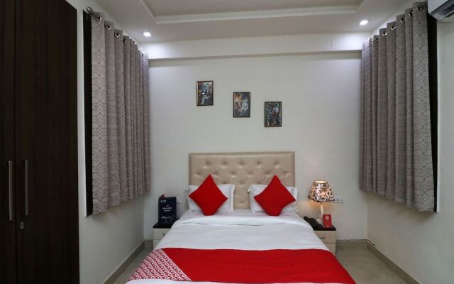 OYO 23221 Amigos Suites