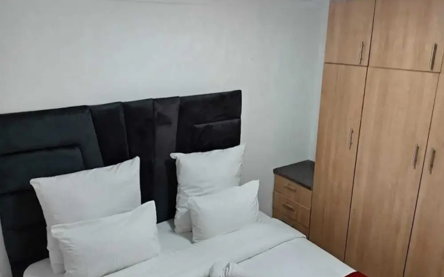 Gold Crown Self-catering Apartment