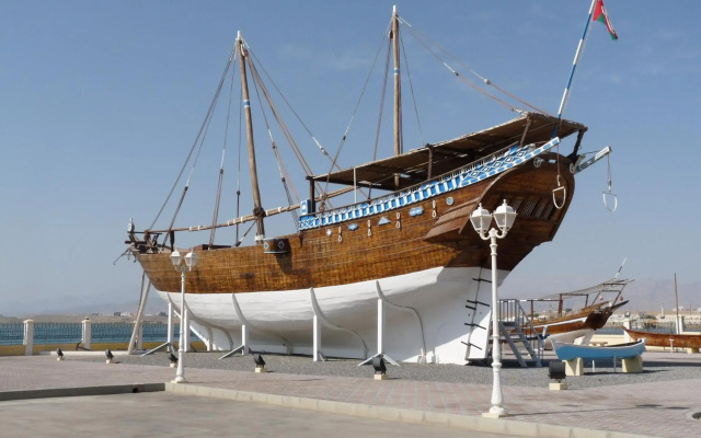 Al Ayjah Plaza Hotel