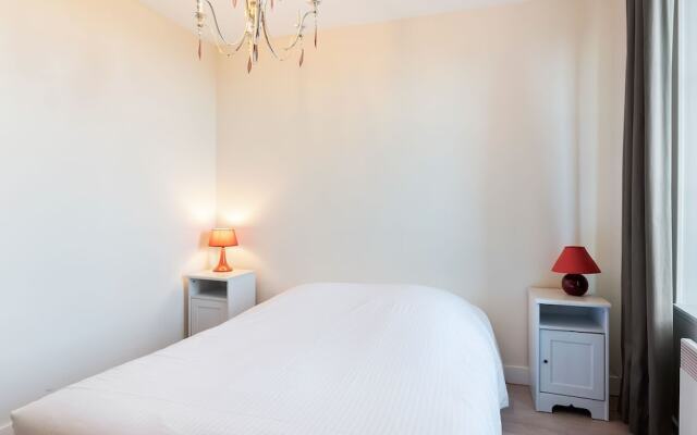Modern & Spacious Apartment in Downtown Bayeux