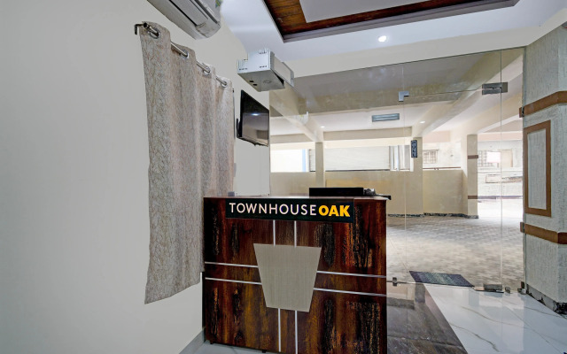 Super Townhouse Oak Bachupally Medical College Formerly SV Hotels