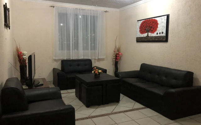 Adamaris Condo Condesa