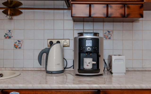 Aristocratic Sofia Studio Apartment Next to Cathedral