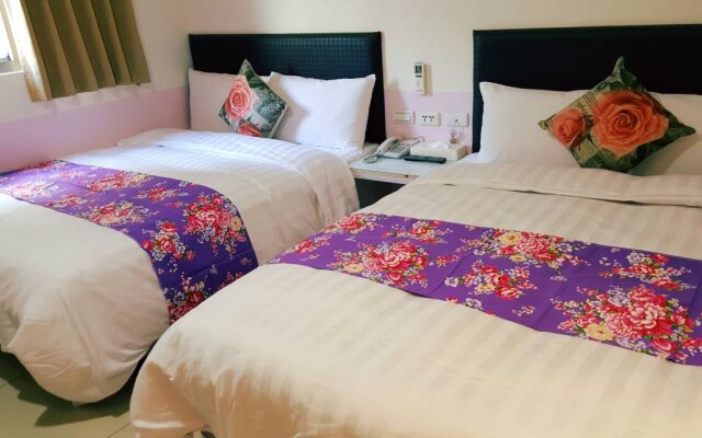 Happy Holiday Hotel