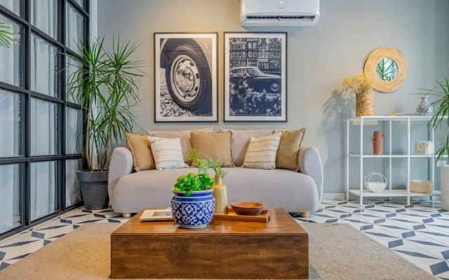 w Lively 2BR in Plaza Herrera
