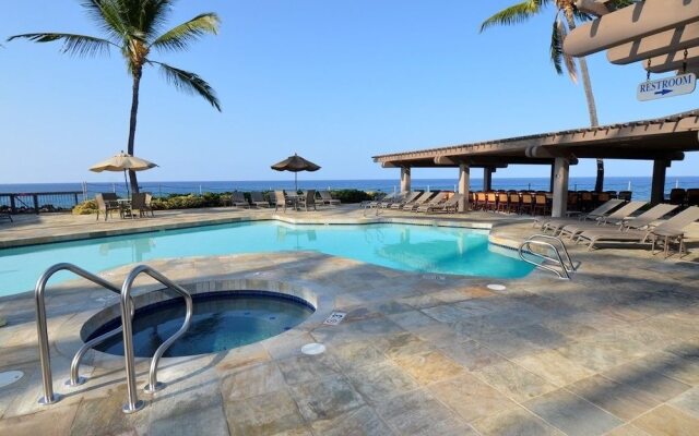 Kanaloa 202 by RedAwning