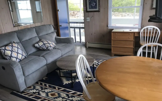 Belknap Point Inn
