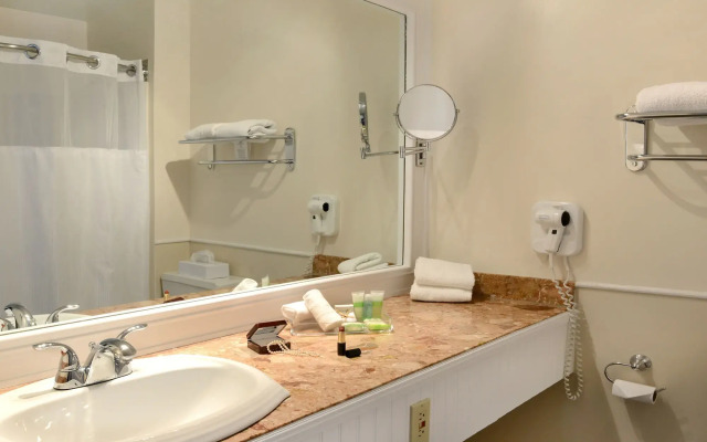 Best Western Ville-Marie Montreal Hotel & Suites