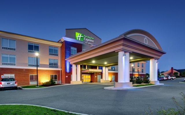 Holiday Inn Express & Suites Lancaster East - Strasburg, an IHG Hotel