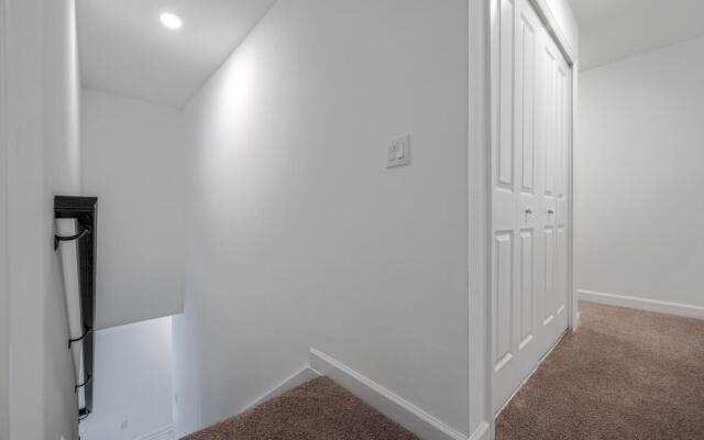 Luxury townhome with private pool near Disney