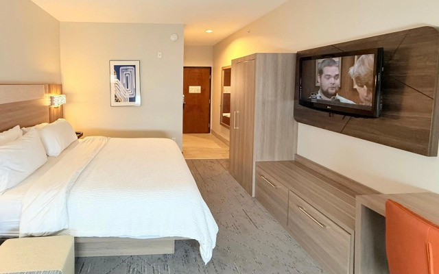 Holiday Inn Express Kenedy by IHG