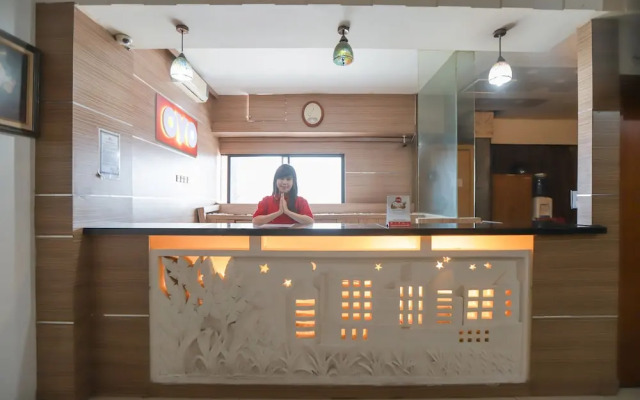 OYO 467 Penthouse Hotel