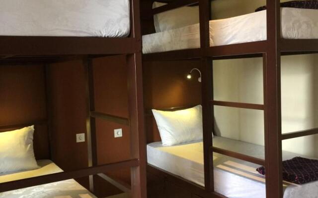Gelatik B&B - Hostel