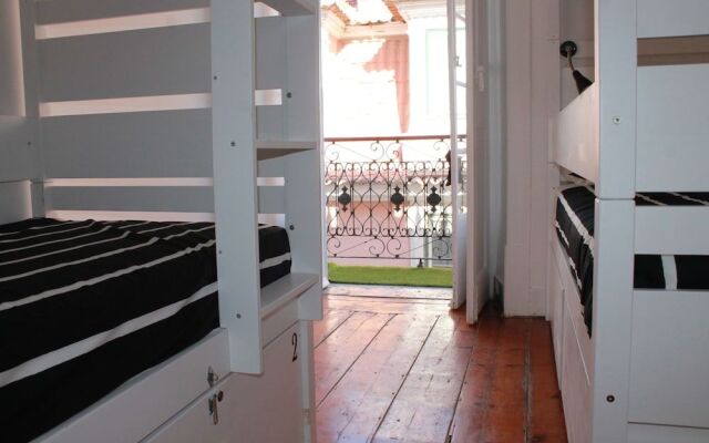 Surf in Chiado Hostel